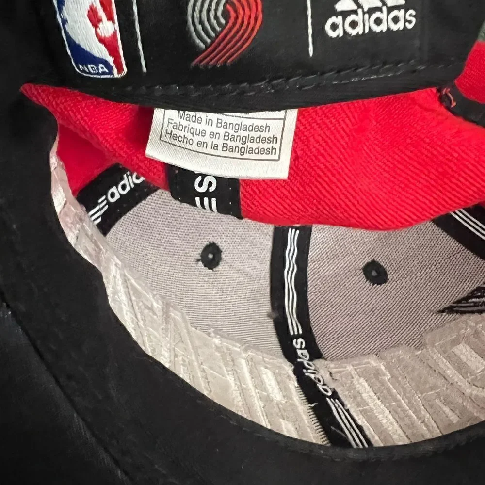 Men’s ADIDAS Portland Trail Blazers NBA adjustable hat.